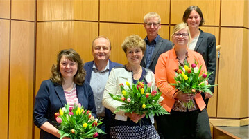 Die F�hrungsfrauen des neu gegr�ndeten LBV-Fachausschusses Unternehmerinnen (von links) Juliane Vees, Martina Magg-Riedesser und Birgit Locher mit Pr�sident Joachim Rukwied (2. v. l.), Hauptgesch�ftsf�hrer Marco Eberle und Ida Hartmann.