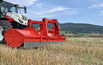 <i>Sauerburger entwickelt und produziert robuste Mulchgeräte bis 9,5?Meter Arbeitsbreite.</i>