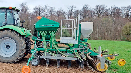 Nachlaufwalzen sorgen f�r eine gleichm��ige Tiefenf�hrung und optimalen Bodenschluss.