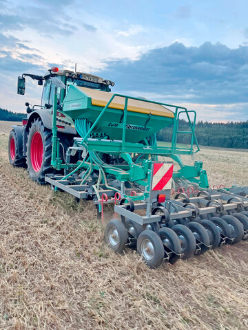 Den Vibroseeder gibt es mit verschiedenen Säzinken.