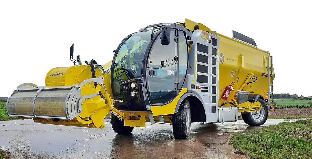 Das von Sgariboldi entwickelte Monofeeder-Mischsystem hat eine einzige, horizontale Schnecke, die mit Messern best�ckte Windungen besitzt.