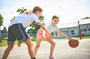 Ausreichend Bewegung tut Kindern gut.
