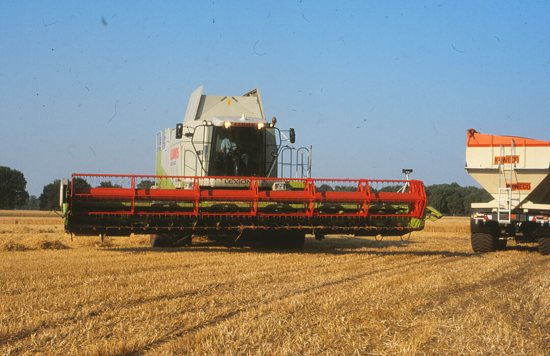 Claas W�rttemberg vertreibt das komplette Programm an Claas Erntemaschinen, Traktoren sowie viele weitere namhafte Partnermarken wie Lemken, Siloking, Kr�ger agroliner, Rauch,Tebbe, Eckart und Samson.