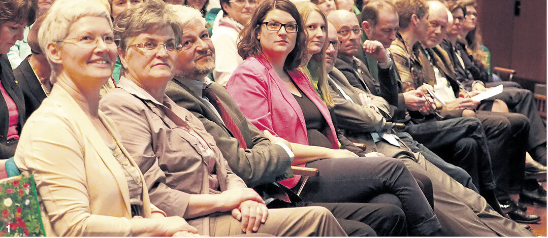 Die Pr�sidentinnen Hannelore W�rz und Brigitte Scherb, Ministerialdirektor Wolfgang Reimer, Manuela Rukavina, Landesfrauenrat, und Stefanie Mergenthaler, Landjugend (v. l.).