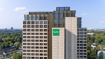 Nach der Fast-Pleite des Agrarhandelskonzerns BayWa schaltet sich nun die Justiz ein. Es sei ein Ermittlungsverfahren eingeleitet worden.