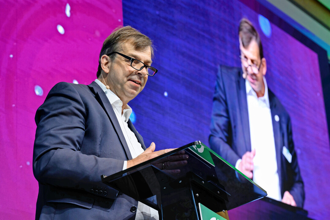 Eröffnungsrede des DLG Präsidenten Hubertus Paetow auf den DLG-Unternehmertagen 2025: „Gewohnte Ordnungen werden mit beängstigender Selbstverständlichkeit infrage gestellt. Imperialismus und Protektionismus, Drohnen und Zölle scheinen die neue Zeit zu bestimmen“, zeigte sich Paetow besorgt über die aktuelle weltpolitische Lage.