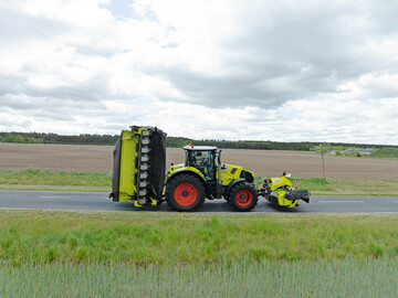 Claas stellt drei neue Gro�fl�chenm�hwerke mit 10,70 Metern maximaler Arbeitsbreite vor.