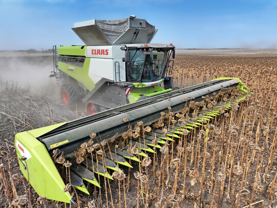 Claas stellt drei neue Sunspeed-Pflückvorsätze mit 7,50 bis 11,90 Meter Arbeitsbreite vor.