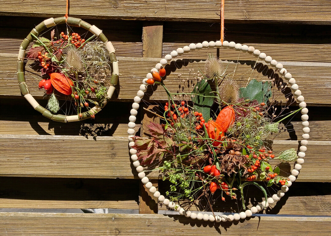 Zwei Traumf�nger in unterschiedlicher Gr��e und Gestaltung.