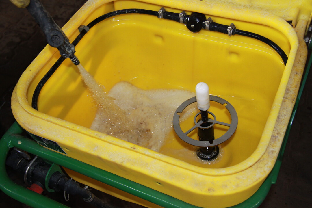 Erfolgt die Reinigung der Spritze nicht gründlich genug, können sich abgelagerte Wirkstoffe bei der nachfolgenden Applikation wieder lösen.