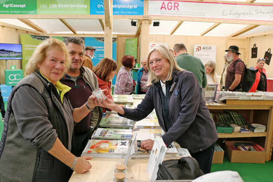 Hochbetrieb am Stand vom Verlag Eugen Ulmer in Halle 11. 