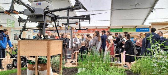 Beim Rundgang �ber die Mittelpunktschau des Gr�nen Pfads, der in diesem Jahr unter dem Motto stand: Landwirtschaft.genial.digital.