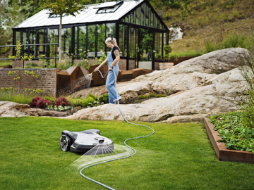 Der M�hroboter erkennt Hindernisse mittels KI.