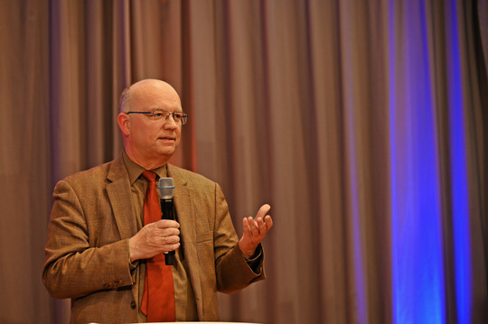 Werner Albrecht aus dem Bundeslandwirtschaftsministerium ist einer der renommiertesten Experten f�r Spirituosenrecht.