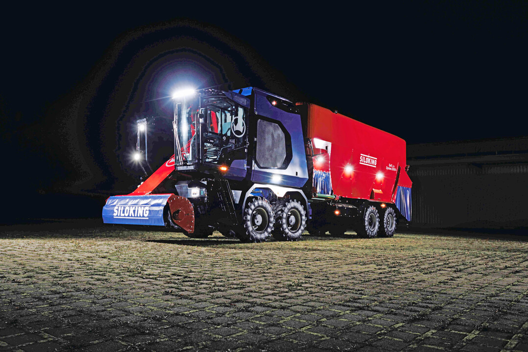 Der Futtermischwagen SelfLine 2000+ fasst 45 Kubikmeter.