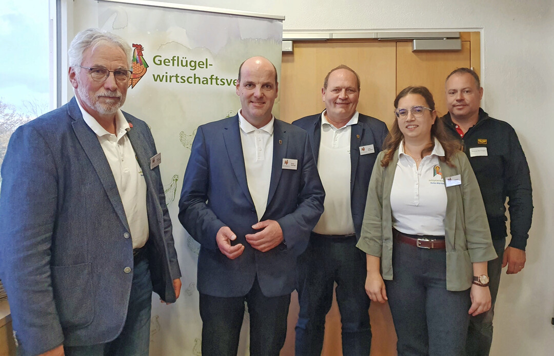 1 Die Vorstandmitglieder (v. l. n. r.): Werner �Hackenberger, Georg Heitlinger, Josef Wohlfrom, Gesch�ftsf�hrerin Andrea Bauer, und Marcus K�nninger. 