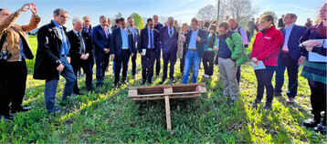 Der Feldbesuch bei LBV-Vize Jürgen Maurer stieß auf großes Medieninteresse. Verbandspräsident Rukwied, Ministerpräsident Kretschmann und die Landwirtschaftsminister Özdemir und Hauk informierten sich über den Stand des F.R.A.N.Z-Projektes.