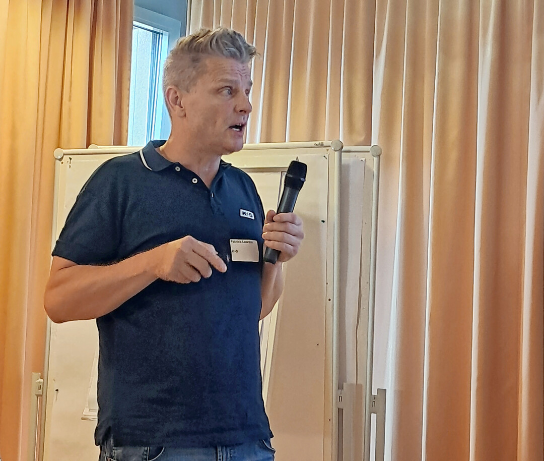 Dr. Patrick Lawson von der K+S AG erkl�rt die Bedeutung der Qualit�t des Spritzwassers.