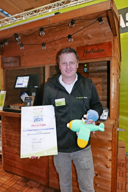 Dr. Sebastian Terlunen entwickelte für die Firma Frachtpilot ein Programm (Tool) zur Verwaltung mehrerer Verkaufsstände. Das brachte Frachtpilot einen Innovationspreis ein.