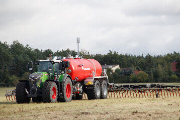 G�lle muss bodennah ausgebracht werden, um N�hrstoffverluste gering zu halten.