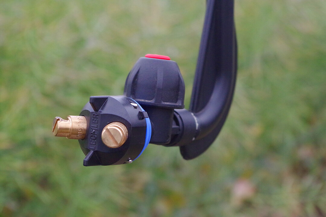 Ein Teil der Landwirte setzt bereits auf bienenschonende Dropleg-D�sen.