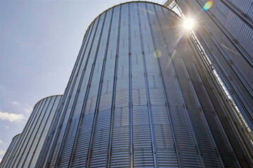 In diesen Silos werden Ertr�ge und Ernte-Erzeugnisse eingelagert. Bei der BayWa schreitet die Digitalisierung in der Getreidelagerung voran. Die Anzahl smarter BayWa-Standorte w�chst.