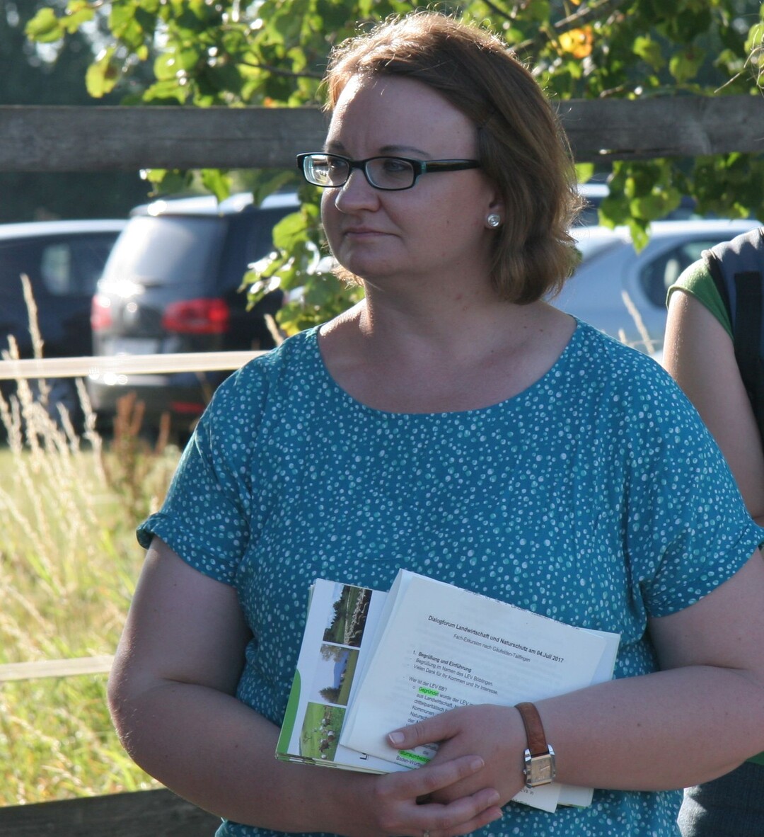 Barbara Truckses vom LEV betreut die Landwirte, die f�r das Rebhuhnprojekt Fl�chen zur Verf�gung gestellt haben.