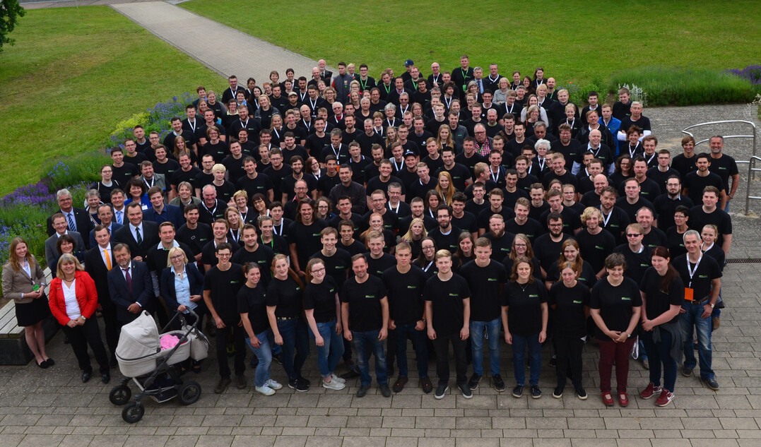 �ber 150 Teilnehmer, Richter, Organisatoren und Ehreng�ste waren bei der Er�ffnung des BWB in G�strow.