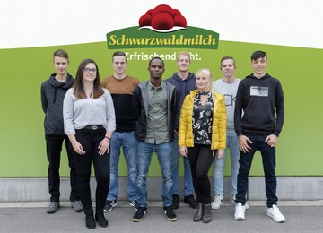 Ausbildungsstart bei der Schwarzwaldmilch, v.l.: Denis Schumacher, Sabrina Hug, Christopher Polauke, Ibrahim Alzouma, Adrian Kreuz, Anabell Wirbser, David Gabriel und Luis Holzer