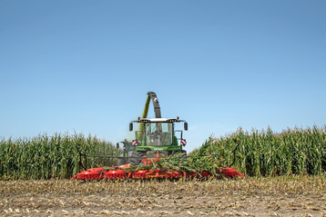 Die Kornaufbereitung l�sst sich direkt aus der Kabine �berwachen.