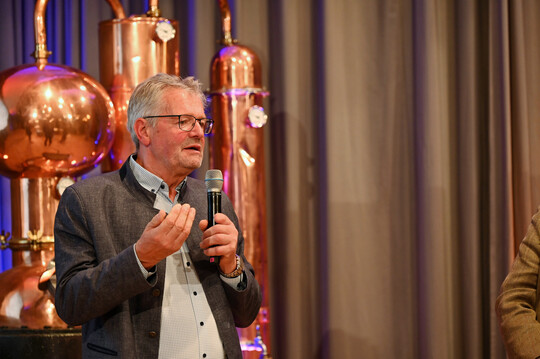 Alois Gerig erl�uterte, wie sich der Bundesverband f�r eine Erh�hung des Brennkontingentes einsetzt.