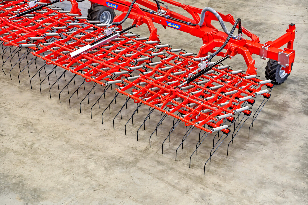 Der Zinkendruck l�sst sich hydraulisch verstellen.