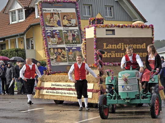 Der Motivwagen der Landjugend Bräunlingen am Umzug des Kreiserntedankfestes in Weiler.