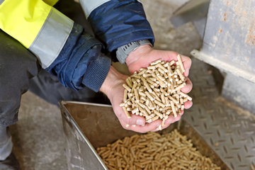 Die Versorgung mit qualit�tsgepr�ften Holzpellets ist aus ortsnahen, regionalen Quellen m�glich.