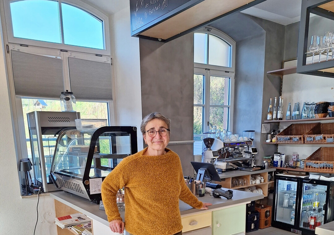 Auf die sch�nen R�umlichkeiten f�r das Caf� ist  Judith Elze  vom Verein Dorftreff stolz.