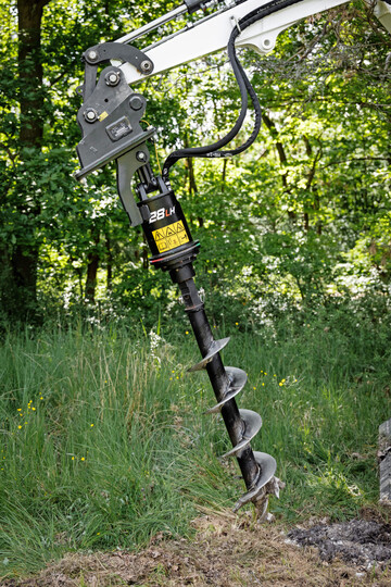 Durch die kompakte Bauweise wird eine gr��ere Bohrtiefe erreicht.