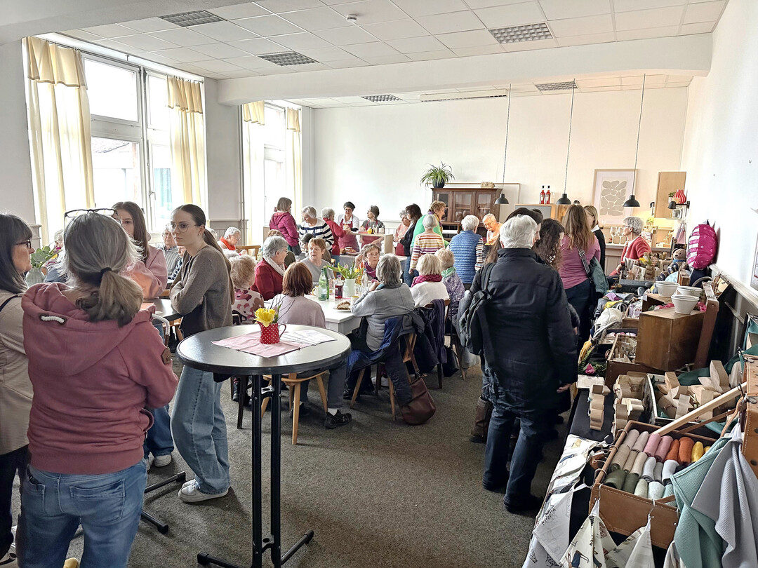 Viel los war bei der Einweihung des Vereinsraums.