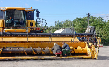 In der Instandsetzung und Erneuerung besch�digter landwirtschaftlicher Maschinen, Lagerinfrastrukturen und anderer Produktionsanlagen sind in der Ukrainischen Landwirtschaft am meisten Sch�den entstanden. 