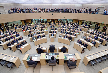 Der neue Landtag kommt laut Sitzungsplan am 12. Mai um 11 Uhr zum ersten Mal zusammen. 