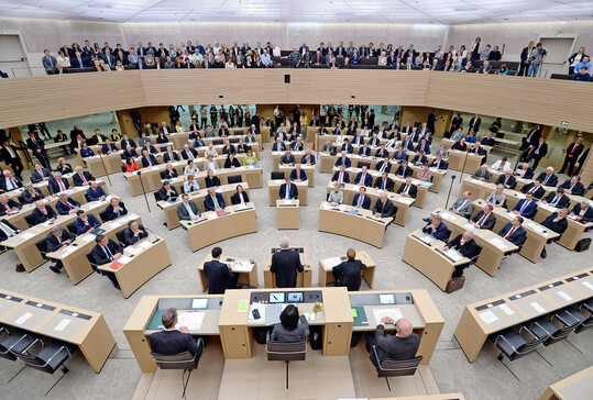Der neue Landtag kommt laut Sitzungsplan am 12. Mai um 11 Uhr zum ersten Mal zusammen. 