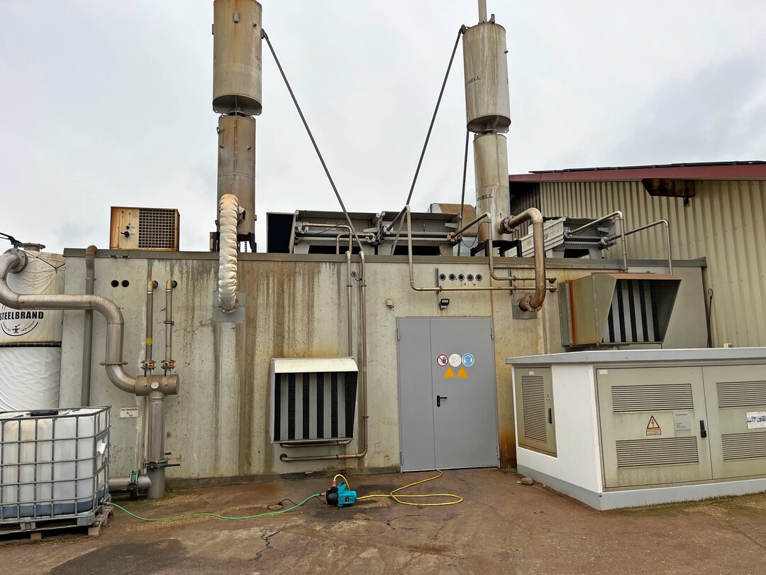 Die bei der Stromerzeugung im Blockheizkraftwerk (BHKW) anfallende W�rmemenge lag 2025 bei 32,3 TWh, wovon laut Umfrage unter den Anlagenbetreibern 18,7 TWh au�erhalb der Biogasanlage genutzt wurden, also in Wohnungen, �ffentlichen Einrichtungen, Industrieprozessen und vielem mehr. 