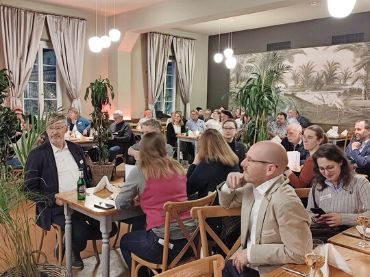 Geselliges Beisammensein am Vorabend der WPSA-Frühjahrstagung, diesmal im Cafe Reiter in München.