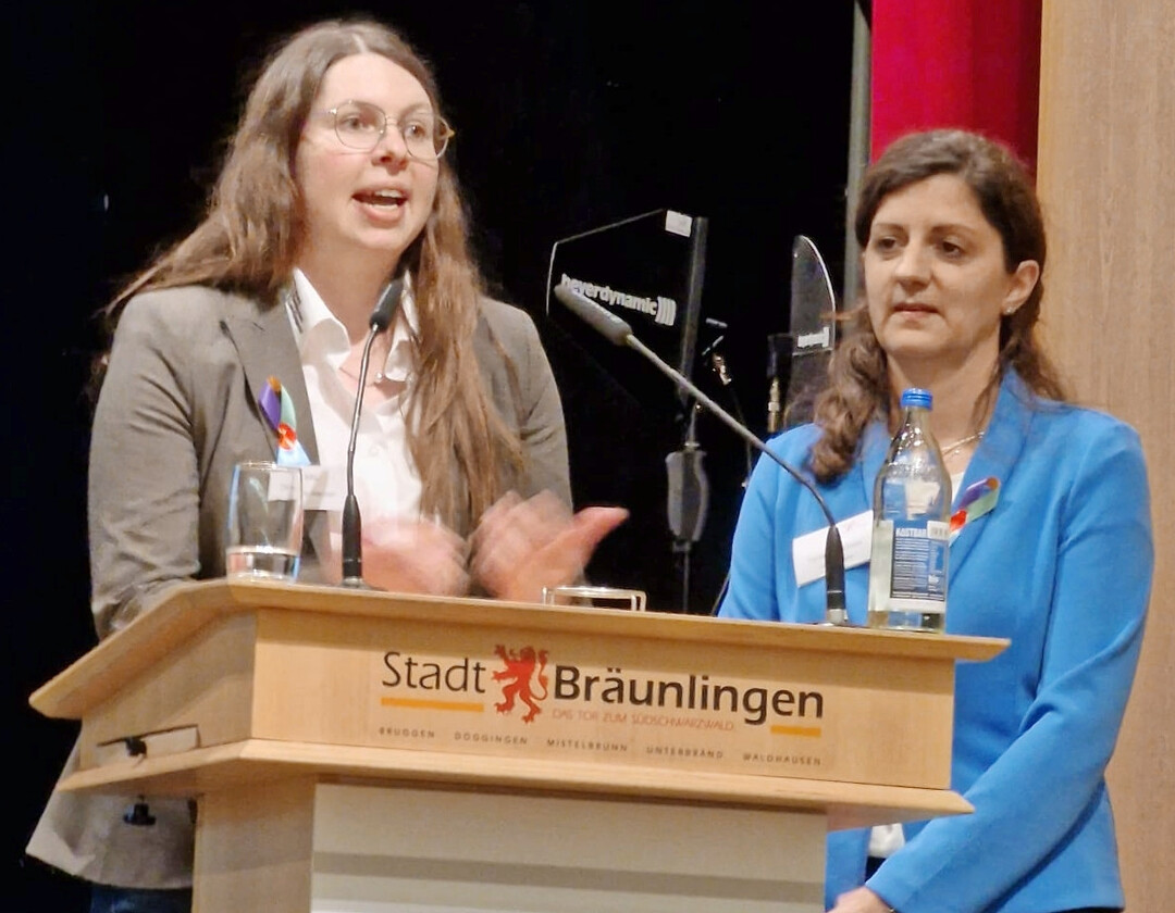 Chiara Hauser und Tanja Sch�chtele (v. l.) hielten beim Landesbauerntag ein gemeinsames Gru�wort f�r Landjugend und Landfrauen.