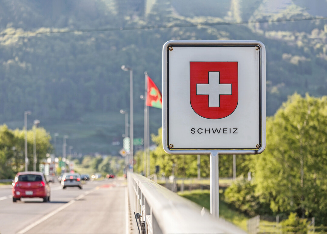 Landwirtschaftsminister Peter Hauk sowie die Landtagsfraktion der Gr�nen wollen den BLHV in der Thematik Schweizer Landnahme unterst�tzen. 