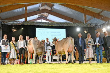 Euter-Champion der Jungk�he wurde Rocky-Tochter Ilana von der Sauter GbR, Bad Wurzach.