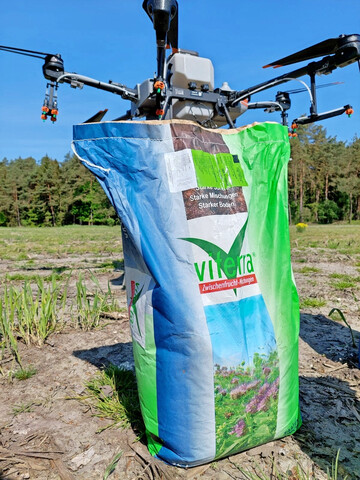 Mit der Drohne kann die Zwischenfrucht bereits in den Bestand ges�t werden.