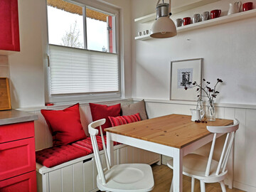 Jede Farbe hat eine Wirkung auf die Psyche 
�
 ein kr�ftiges Rot ist ein Hingucker, will aber gut eingebettet sein in die Gesamtkomposition.