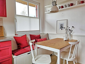 Jede Farbe hat eine Wirkung auf die Psyche 
�
 ein kr�ftiges Rot ist ein Hingucker, will aber gut eingebettet sein in die Gesamtkomposition.