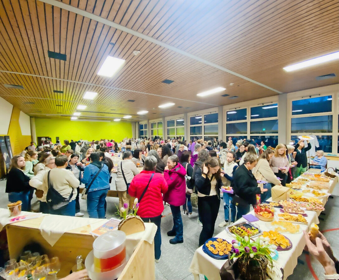 Gro�en Anklang fand die Frauenb�rse in Fr�hnd.