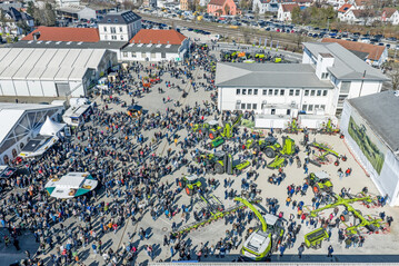 Gro�er Andrang auf dem Werksgel�nde: Am Sonntag, den 22. M�rz 2026, �ffnete Claas am Standort Bad Saulgau seine T�ren f�r die breite �ffentlichkeit. 24.000 Besucher aus Deutschland, �sterreich und der Schweiz folgten der Einladung.
